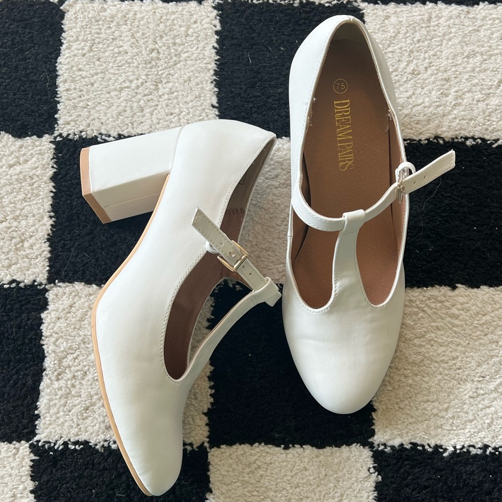 trendy heels
